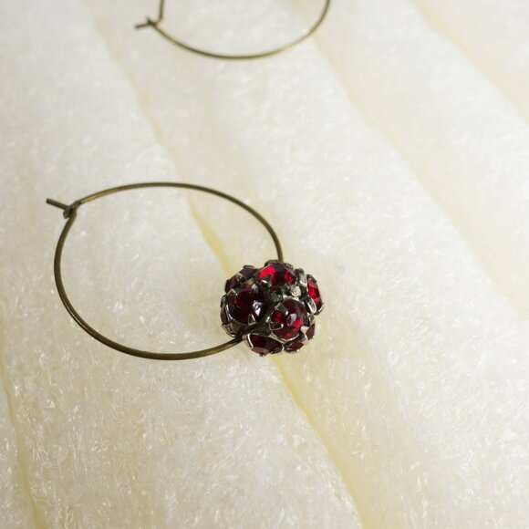 Red Ball Loop Earrings Shine Classic - Picture 3 of 4